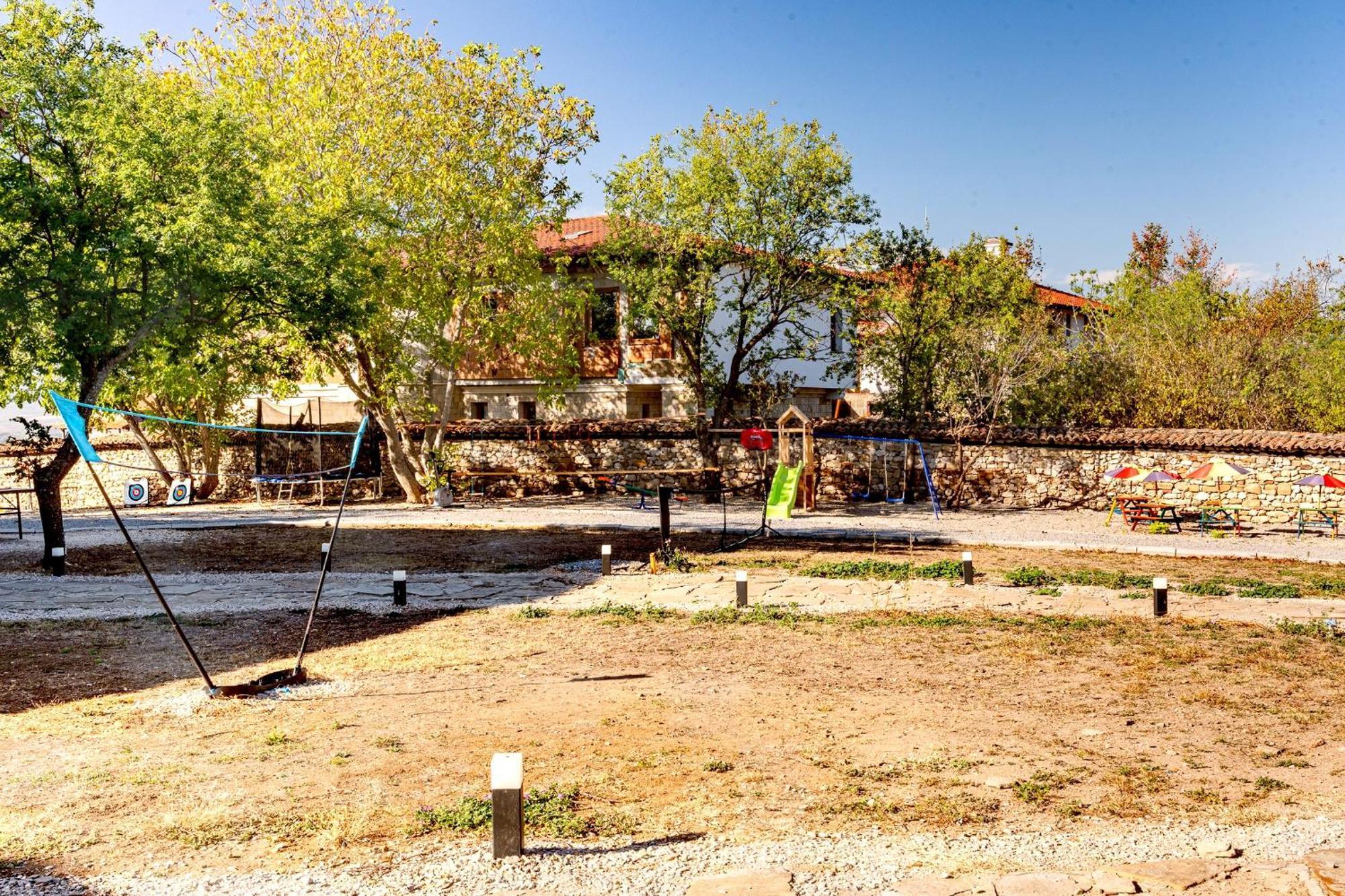 Complex Arbanashki Style-Panoramic View With Summer And Winter Terrace, Jacuzzi, Sauna, Children'S And Adult Area With Cinema Summer Arbanasi Dış mekan fotoğraf