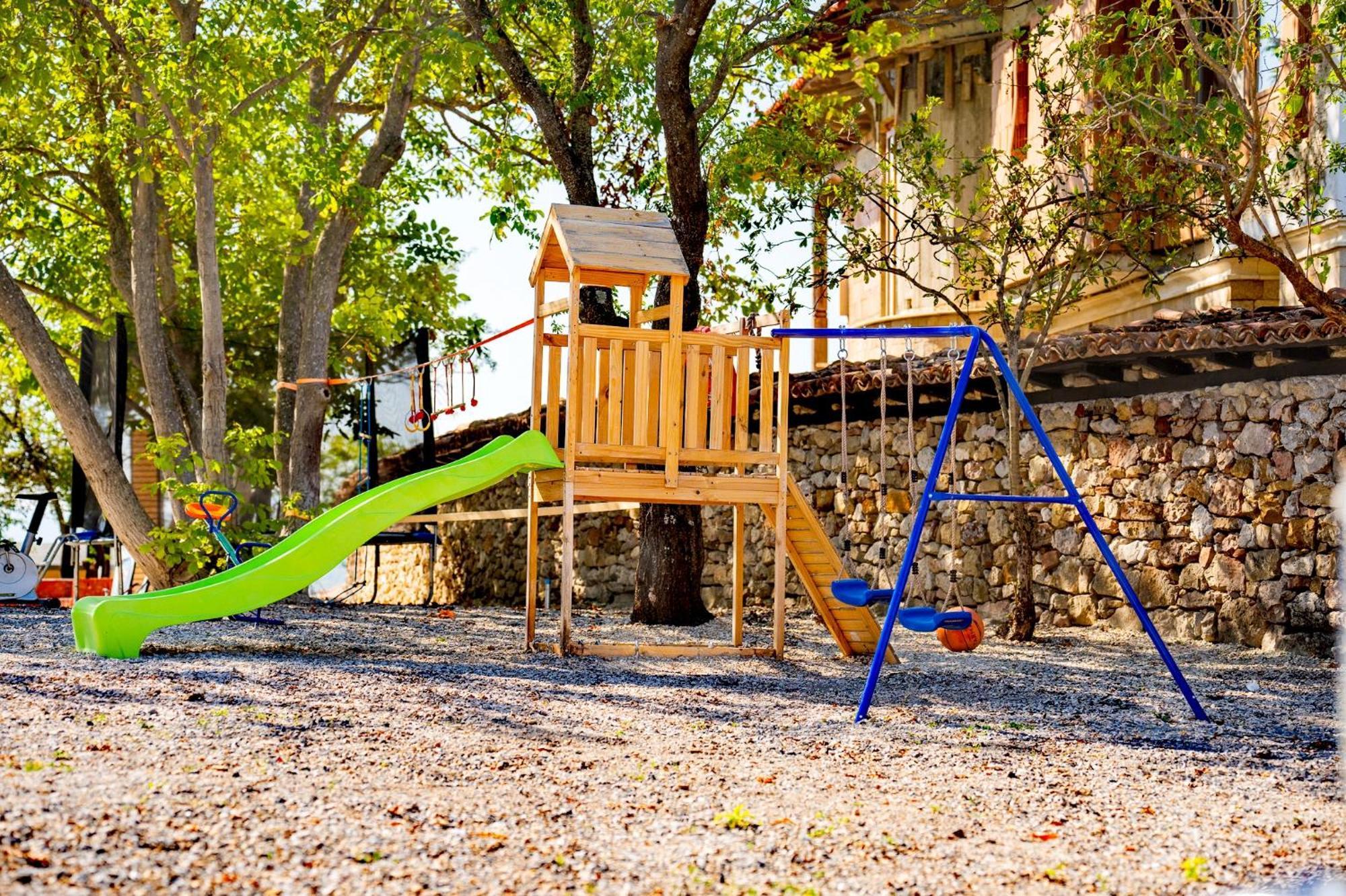 Complex Arbanashki Style-Panoramic View With Summer And Winter Terrace, Jacuzzi, Sauna, Children'S And Adult Area With Cinema Summer Arbanasi Dış mekan fotoğraf